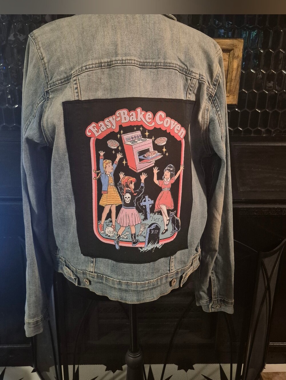 Upcycled Easy-Bake Coven Patch Light Blue Denim Jacket - Women's Levi Signature